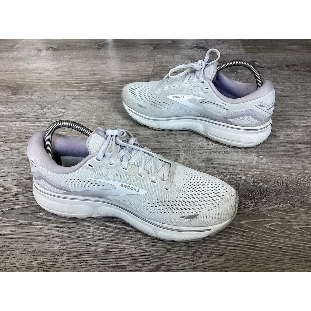 Brooks Women Ghost 15 1203801B112 Gray Running Shoes Sneakers Size 9.5 B
